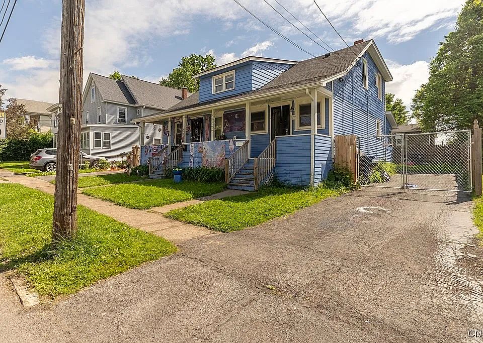 1st image of 218 Wall St Unit 2
