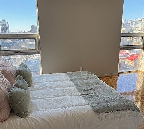 2nd image of 235 Somerset St W #1009621