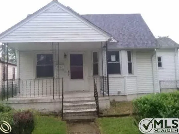 2104 Baumey St, Wyandotte, MI 48192