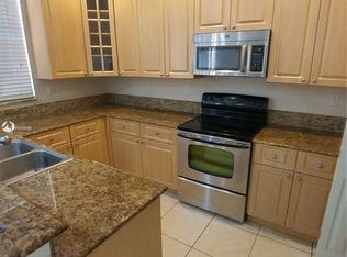 6512 Hidden Cove Dr, Davie, FL 33314