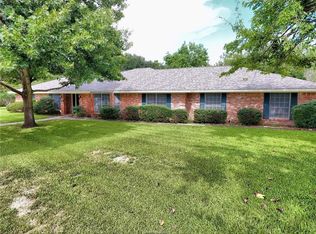 402 Hillside St, Navasota, TX 77868