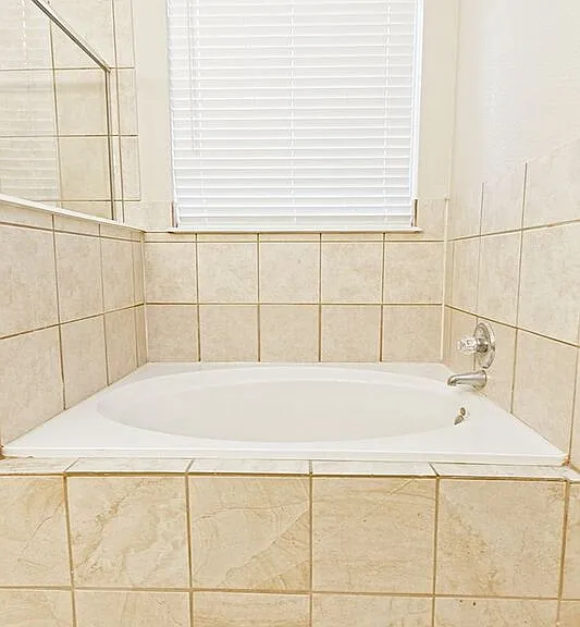 4009 Hidden Meadow Ct — Photo 23