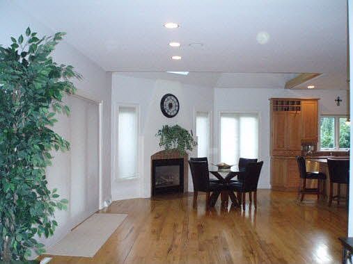3rd image of 100 Deanna Ct