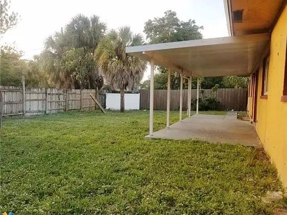 2nd image of 909 SW 10th Dr