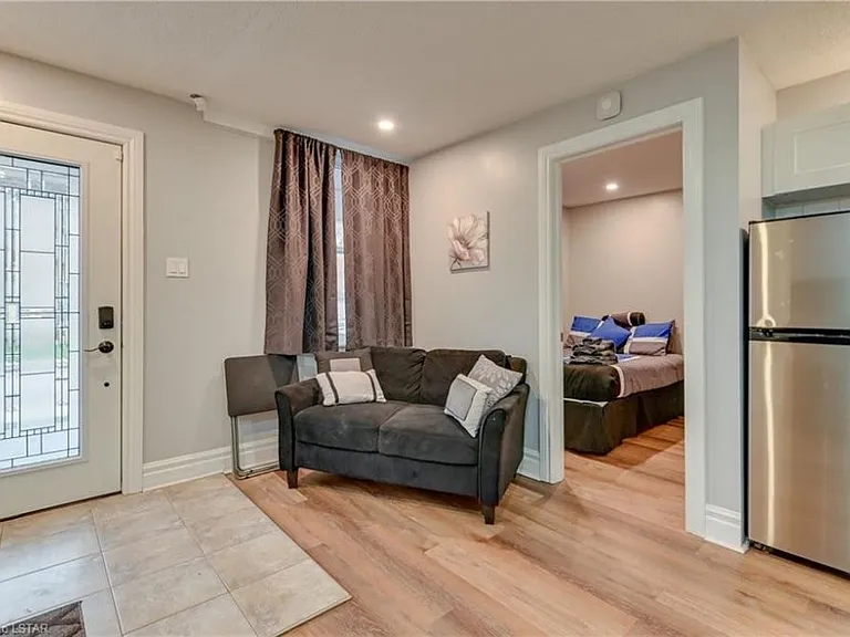 12 Cartwright St #1 — Photo 7