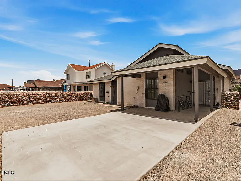 1117 Sun Shadow Dr — Photo 40