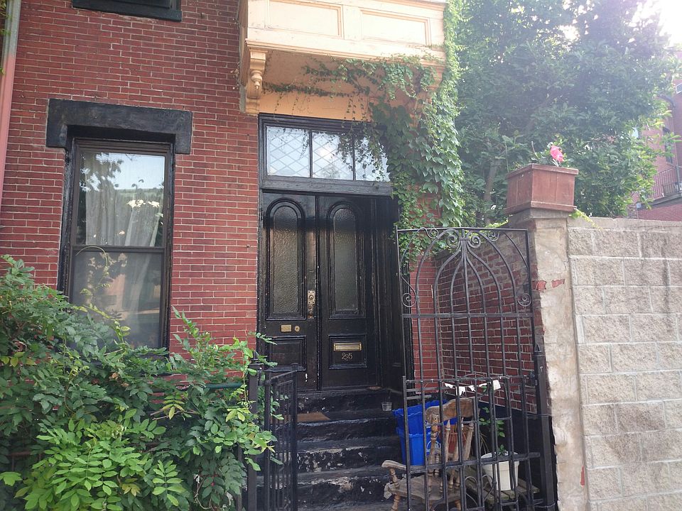 2nd image of 225 Northampton St