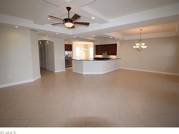 4th image of 522 Avellino Isles Cir APT 5201
