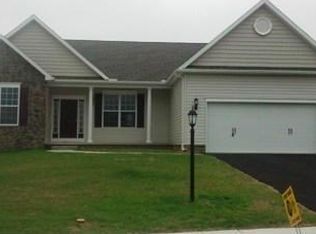 267 Winifred Dr, Hanover, PA 17331