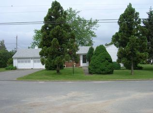 35 Shannon Ave, Tiverton, RI 02878