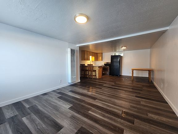 2nd image of 205 E 5th St