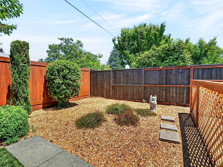 2613 Village Side Dr — Photo 32