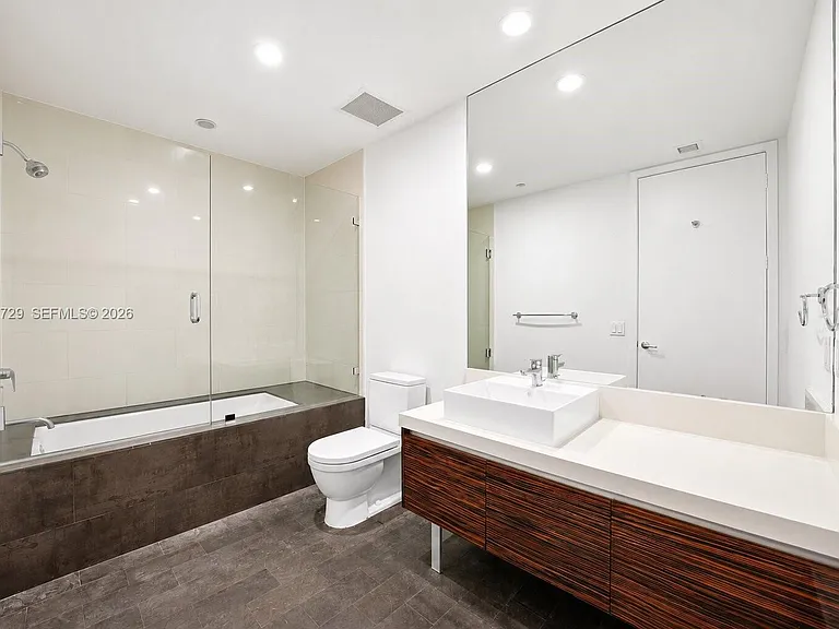 1100 Biscayne Blvd #4402 — Photo 14