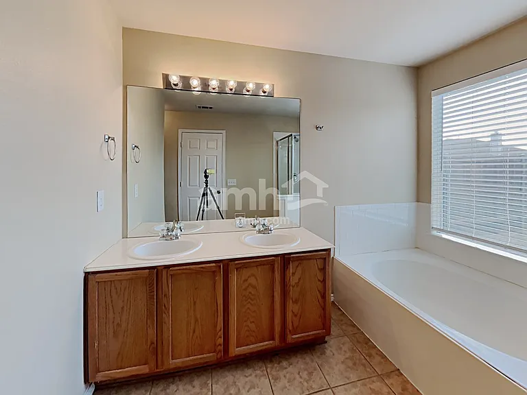 3002 Marigold Dr — Photo 11
