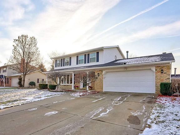2nd image of 713 Willow Ln