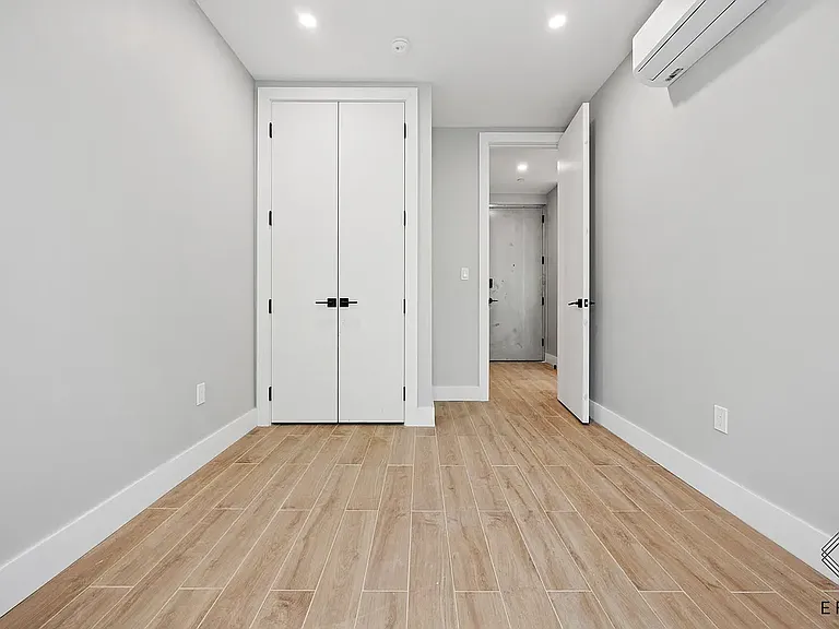 809 Midwood St #2G — Photo 5