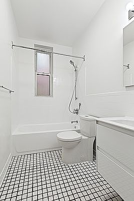3rd image of 373 Washington Ave APT 1A