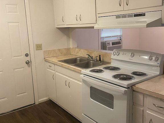 4th image of 1633 Celia Dr