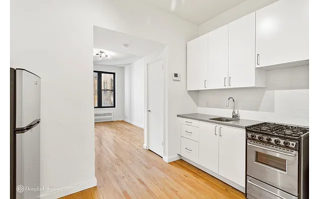 Rented by Douglas Elliman | media 36