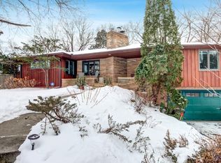 1458 Skiles Ln, Arden Hills, MN 55112