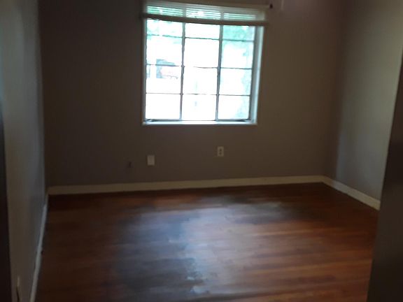 5th image of 225 Pine Park Dr