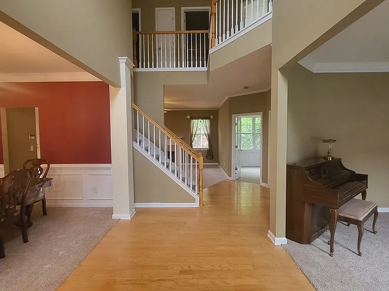 4810 Edinburgh Dr — Photo 3