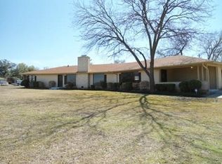 325 Crescent Dr, Grand Prairie, TX 75050