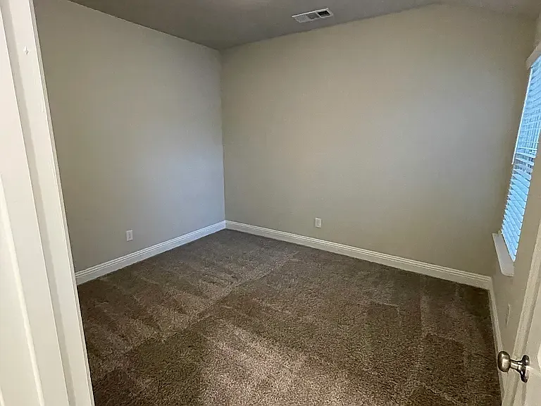 532 Hutchinson Ln — Photo 10