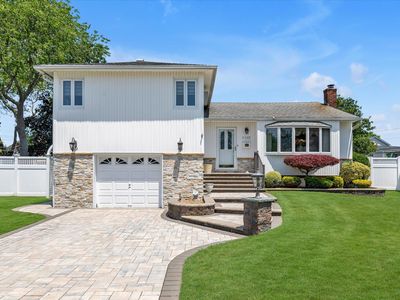 1182 Adrienne Lane, Seaford, NY, 11783