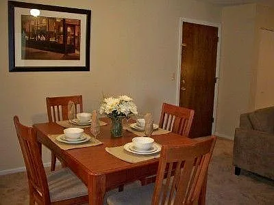 Lakeview — Photo 24