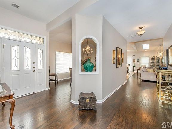 2nd image of 13 Sherwood Dr