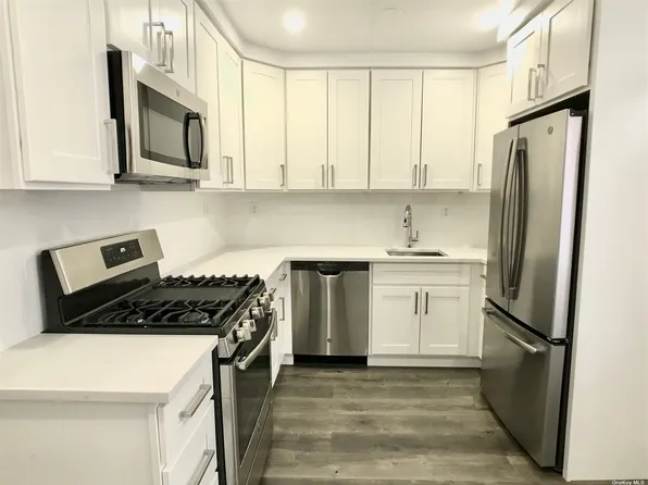 2459 43rd St, Astoria, NY 11103