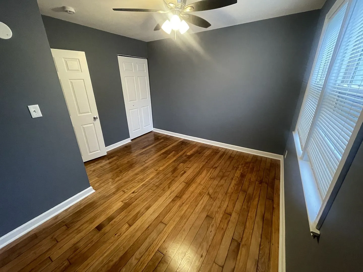 Baltimore - 3 bedroom and 1 Bathroom Available! — Photo 2
