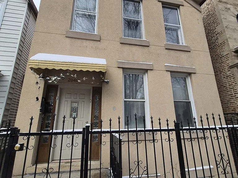 2046 W 19th St #2 — Photo 1