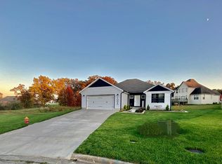 1098 Bond Ct, Marshfield, MO 65706