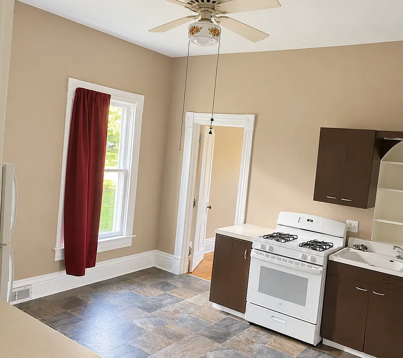 1402 East Ave