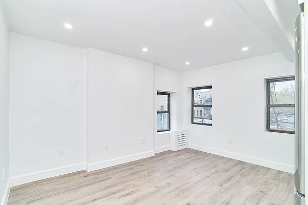 Rented by REAL New York | media 3