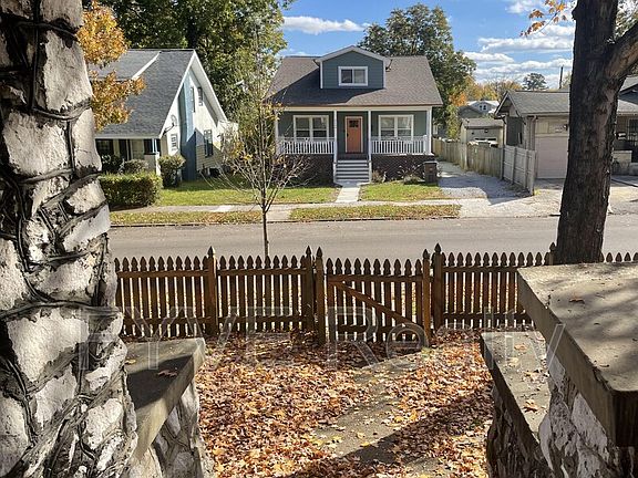 4th image of 2537 Woodbine Ave