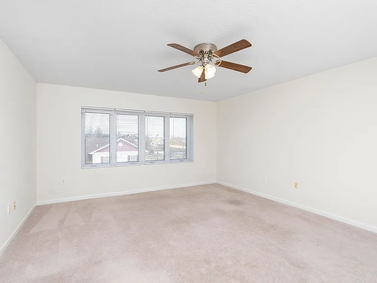 8 Rosette Ln #202 — Photo 7