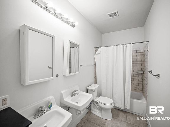 4th image of 635 E Azalea Ave