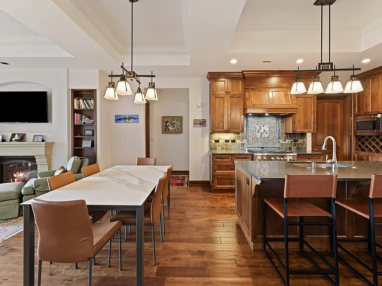 363 SW Bluff Dr #102 — Photo 18
