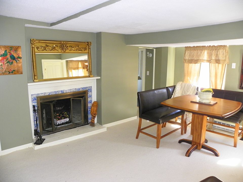 2nd image of 25 Lynde St