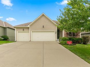 7127 Allman Dr, Shawnee, KS 66217
