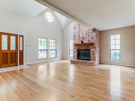 3rd image of 21110 MALIBU COLONY