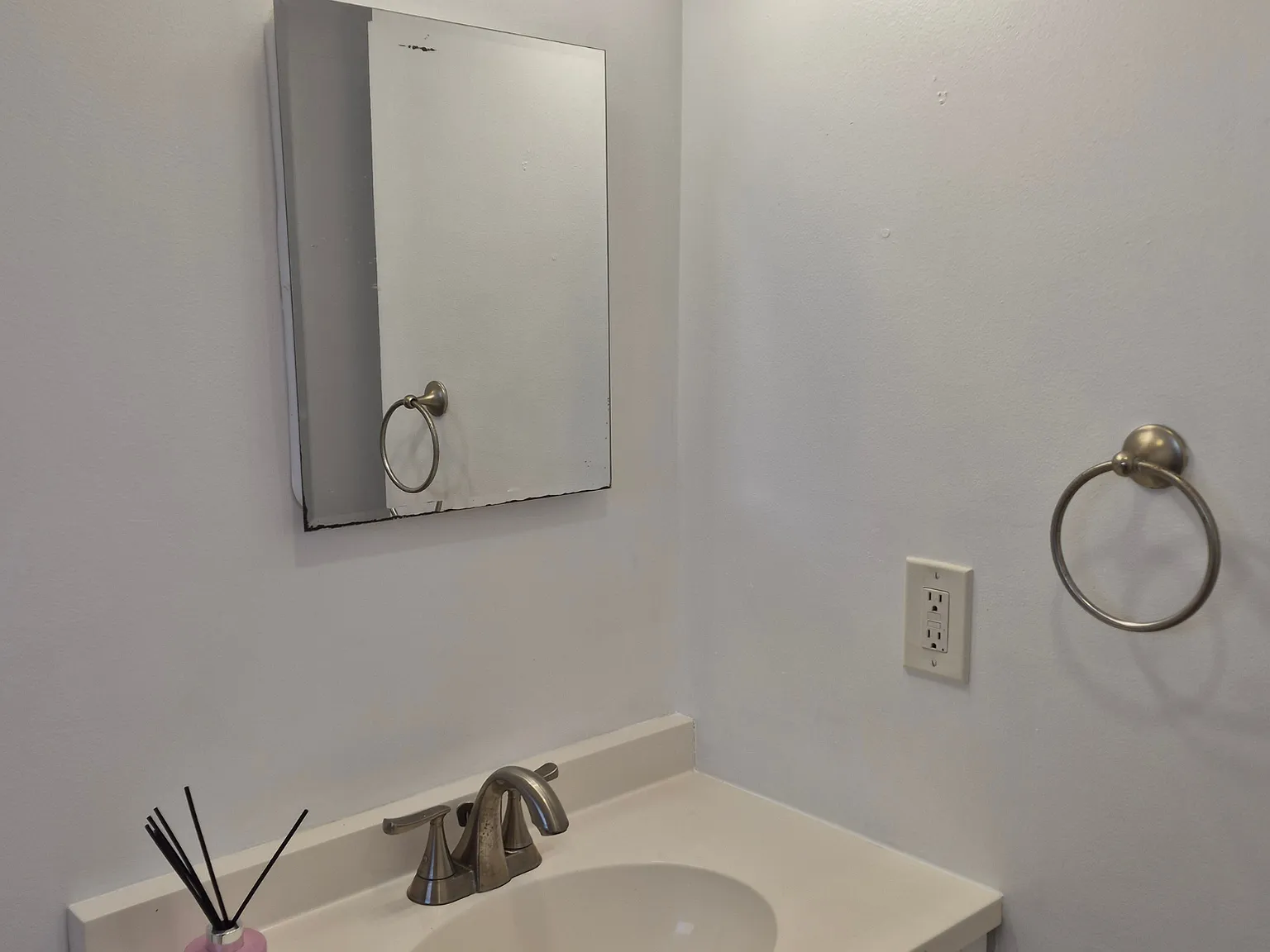 2 bed, 750 sqft, $1,600 — Photo 3