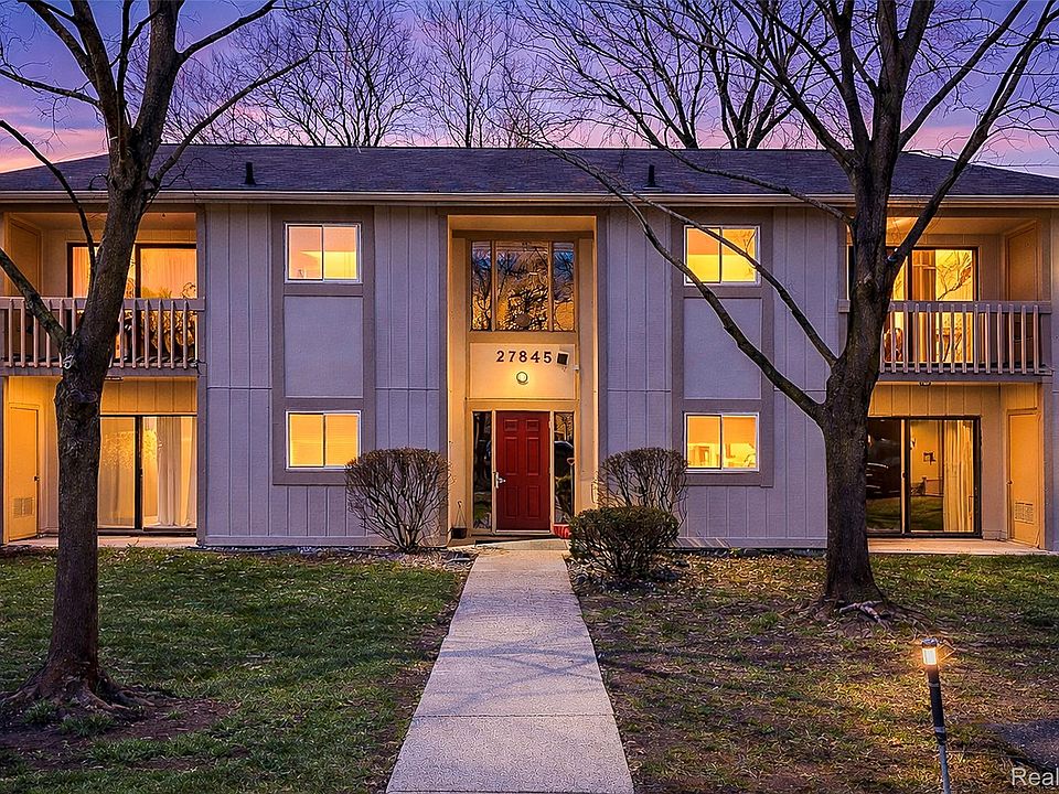 1st image of 27845 Berrywood Ln