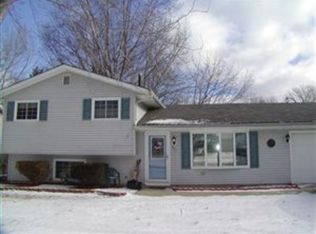 847 Community Rd, Sheffield Lake, OH 44054