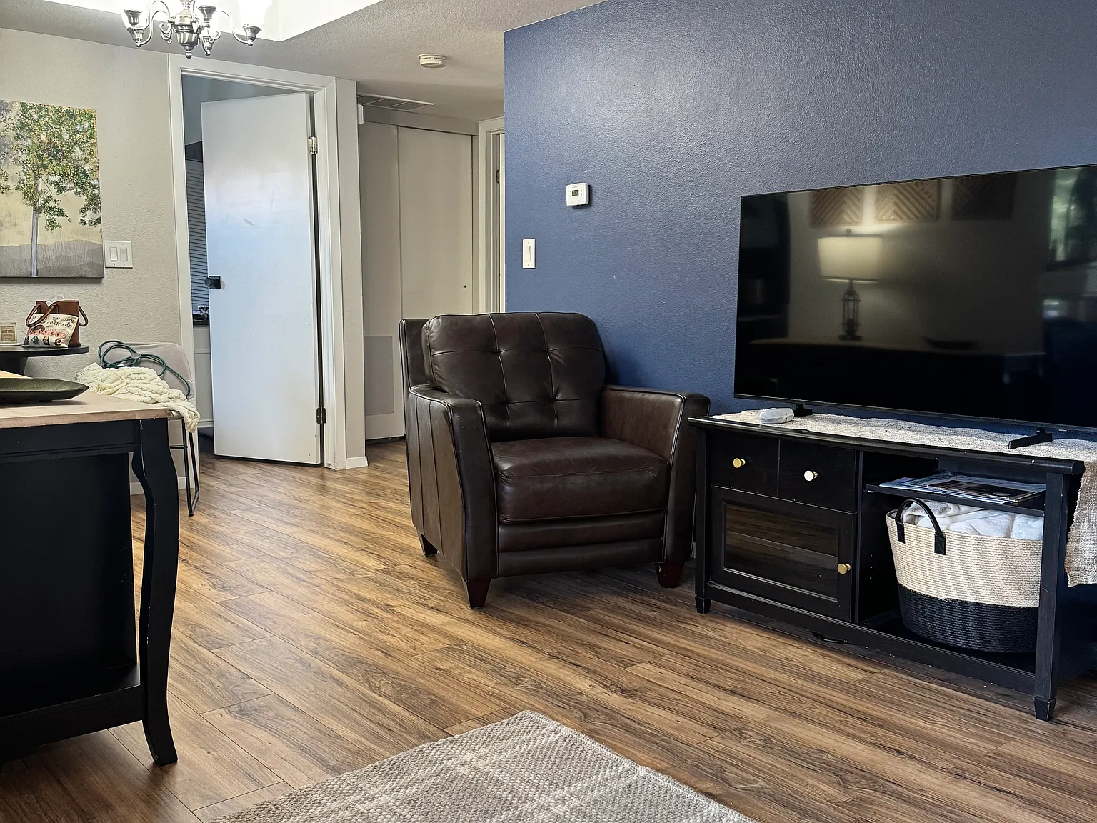 2 bed, 736 sqft, $2,000 — Photo 4