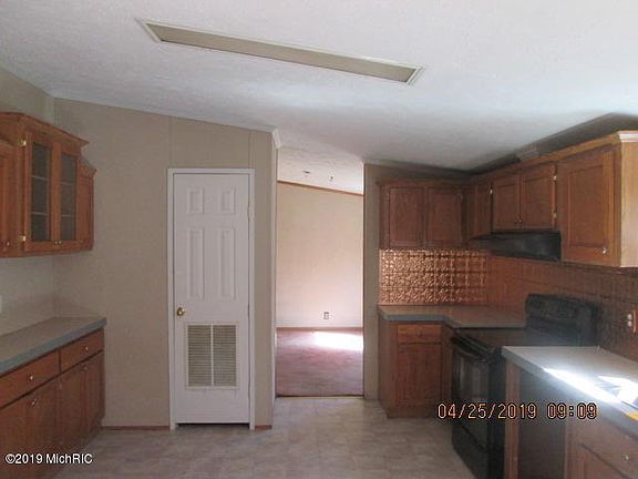 5th image of 2707 Blue Star Hwy