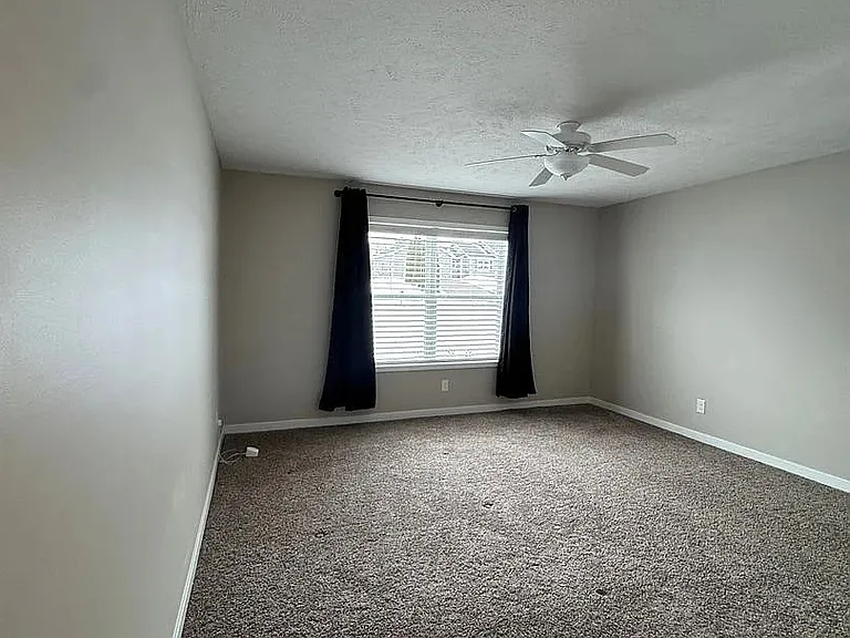 5085 Liberty Dr — Photo 19